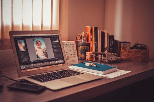 best digital marketing freelancer working on project